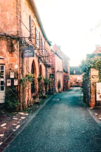 Plus beaux villages de France Collonge-la-rouge visiter