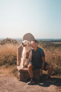 Visitez la vallée des Saints avec son chien